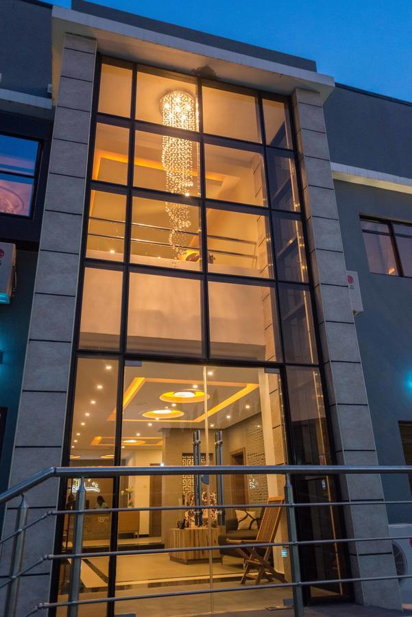 Iris Hotel Wuse 2 Abuja Ngoại thất bức ảnh